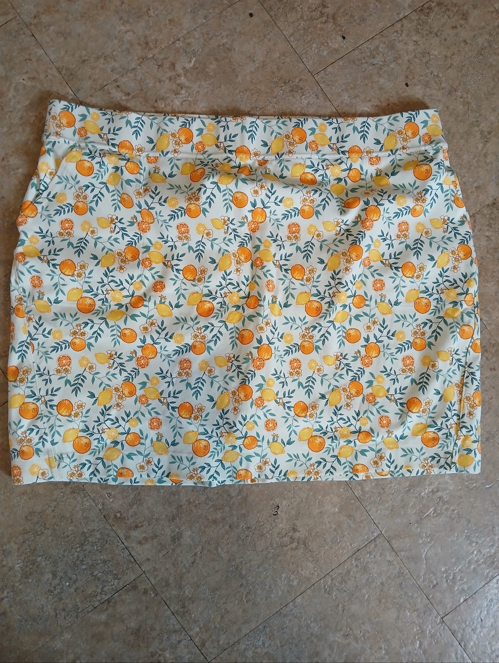 Duluth Trading Co Skort with Orange and Yellow Citrus Pattern